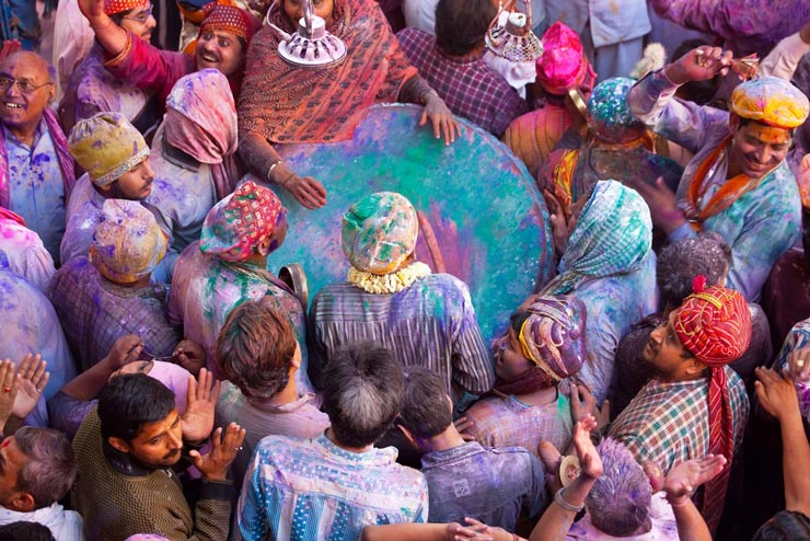 هولی، Holi